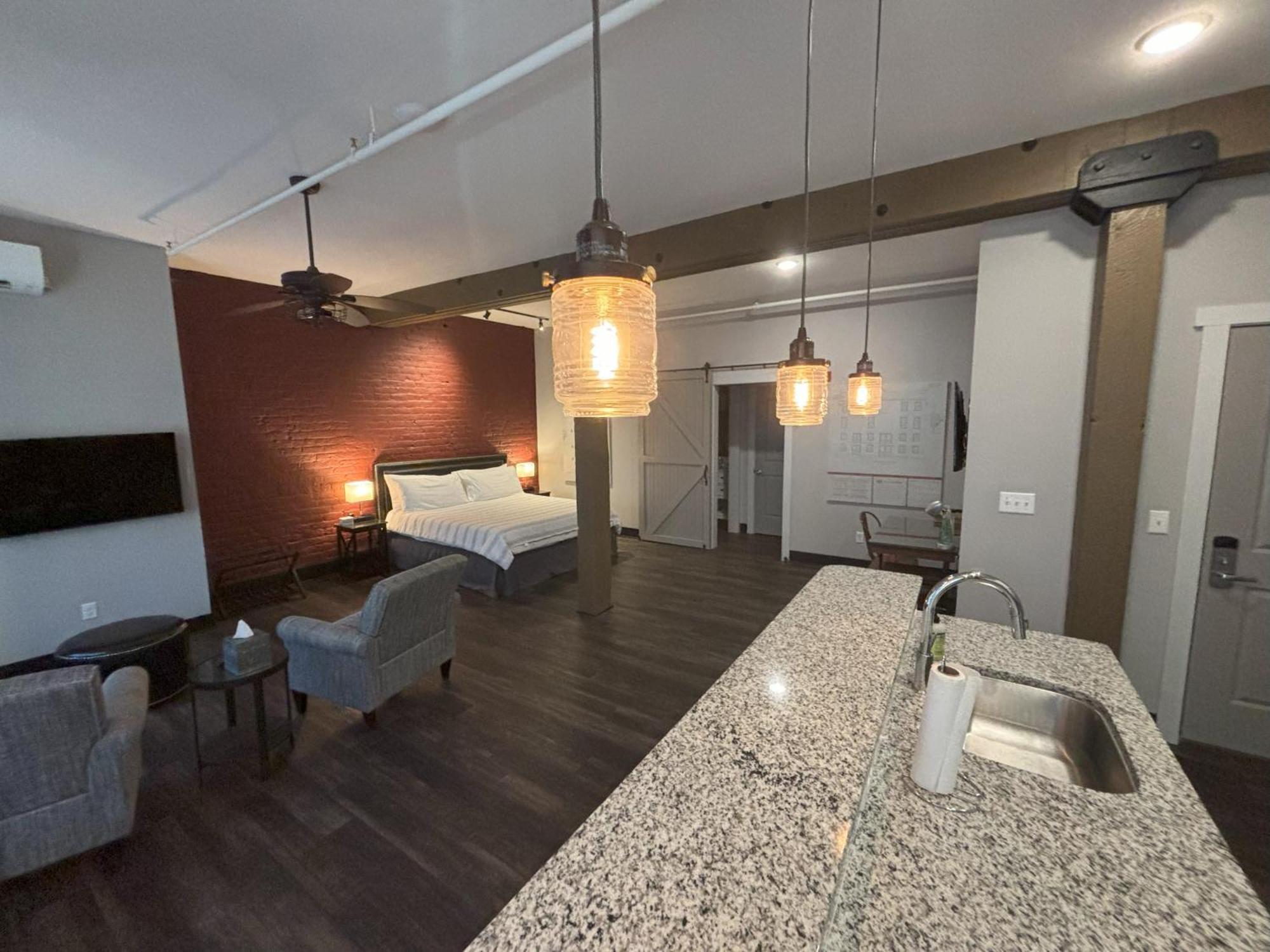 Gibson'S Warehouse Apartment Staunton Ngoại thất bức ảnh